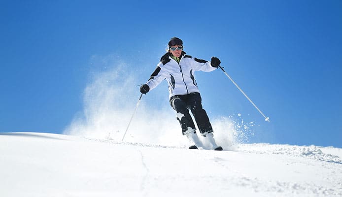 Comment choisir la bonne largeur de taille de ski