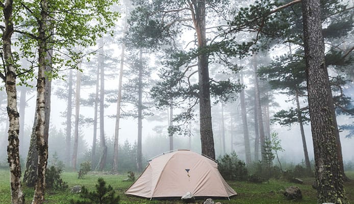 Instructions simples pour installer un camping sec sous la pluie