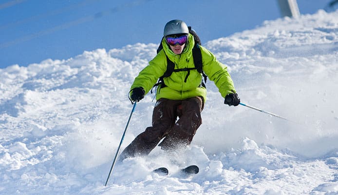 Skier avec un petit budget : Guide du moyen le moins cher de skier