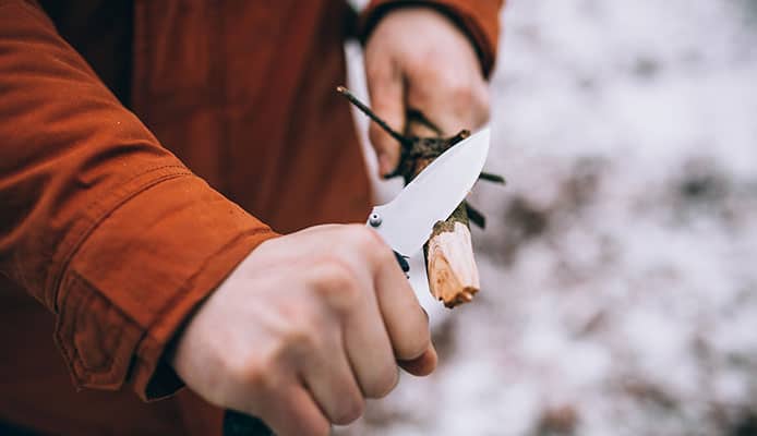 Utilisations d'un couteau de poche : 20 choses à faire avec un couteau de poche